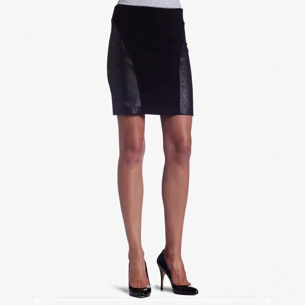 BCBGeneration Black Mesh Stretchy Mini Skirt w/ Back Zipper